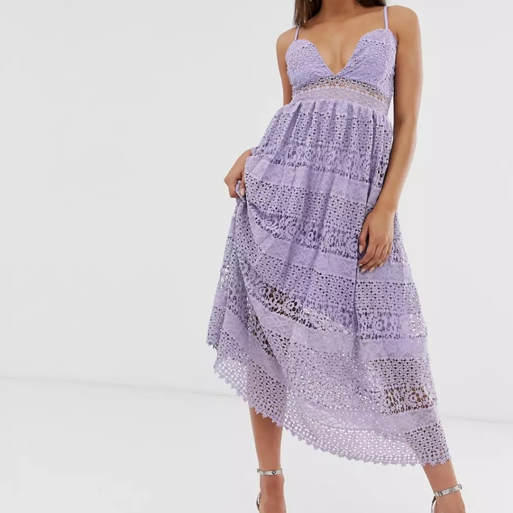 Lilac Lace Tiered Midi Dress with Strappy Sleeves - US 12 - by Missguided